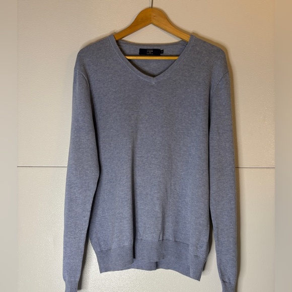 J. Crew Men's Light Gray Crewneck & Light Blue V Neck Cotton Sweaters both SZ M - Picture 5 of 9